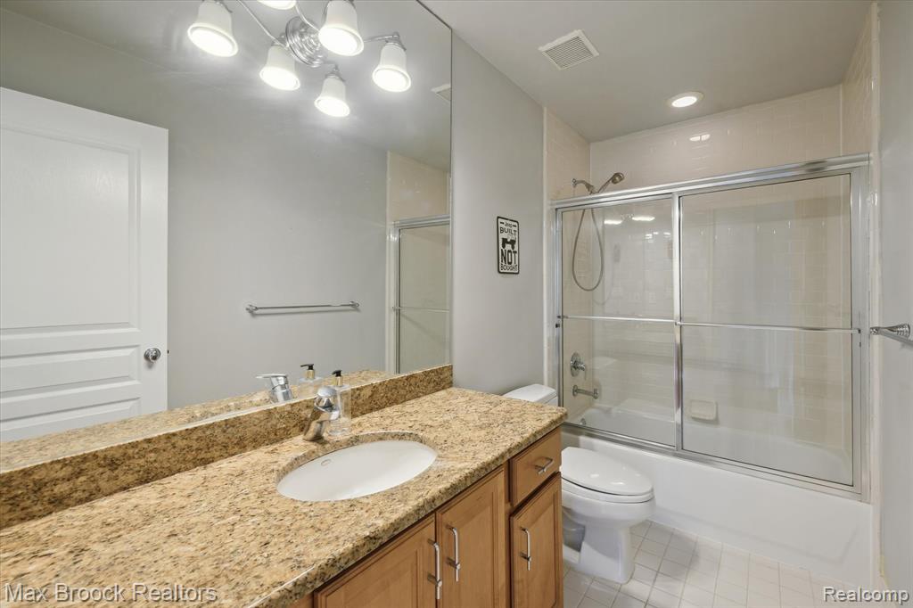 5745 Eastman Boulevard, West Bloomfield, MI 48323 — Photo 29