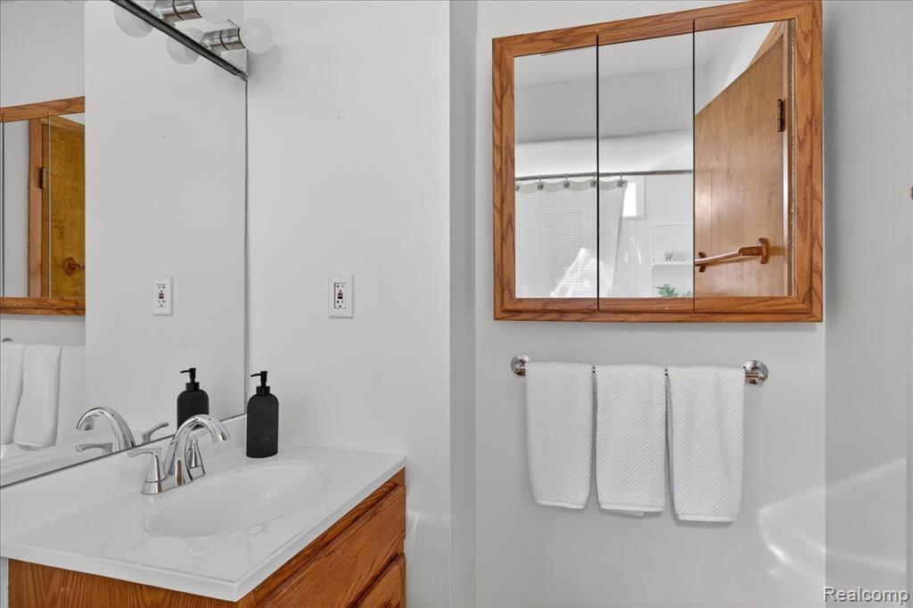 4227 Lanette Drive, Waterford, MI 48328 — Photo 26