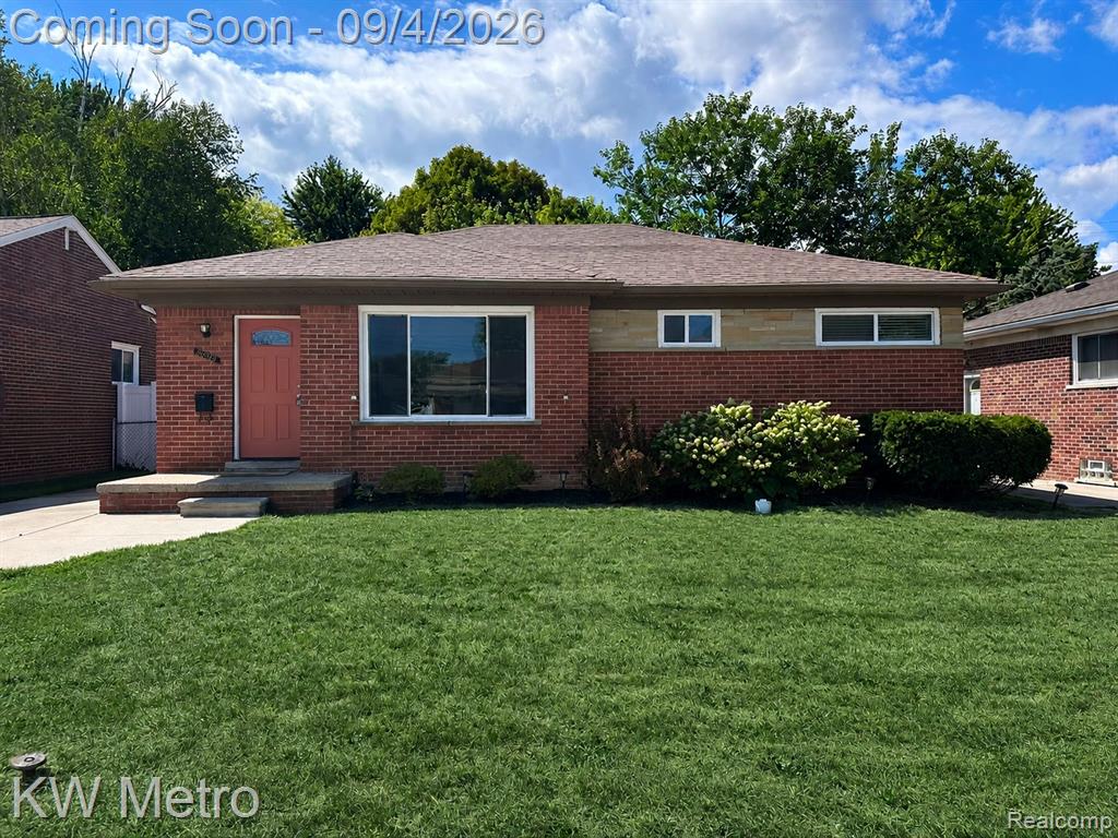 26219 Harmon Street, Saint Clair Shores, MI 48081