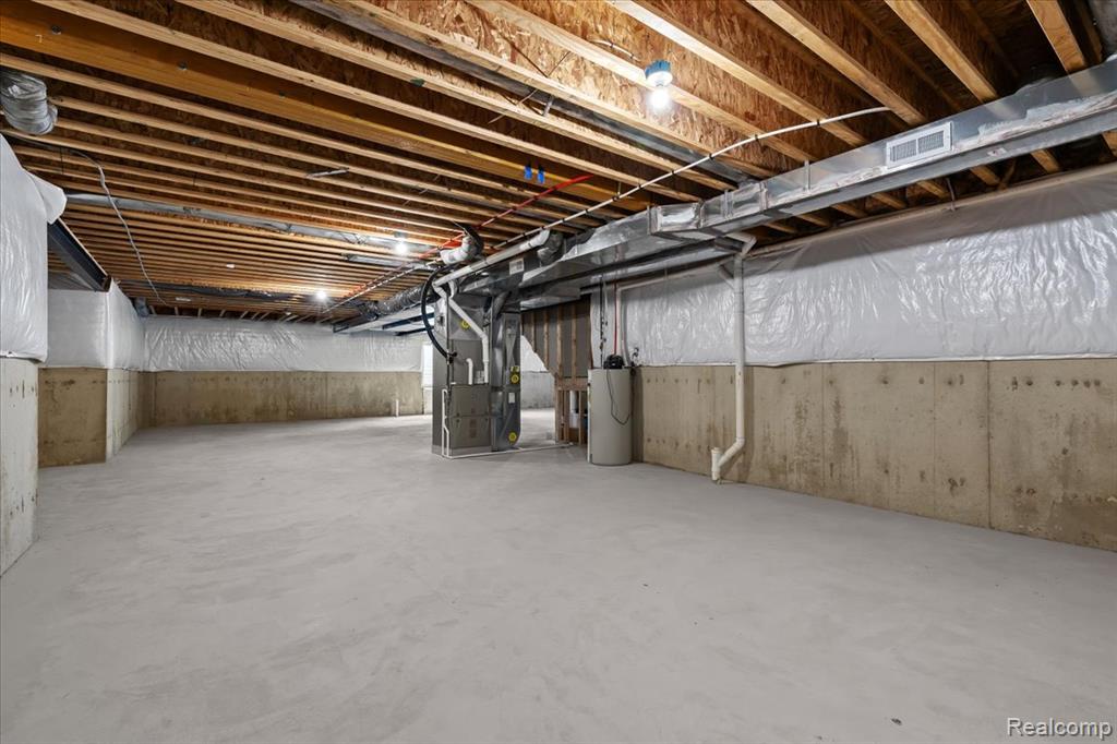 48255 Amber Lane Drive, Shelby Twp, MI 48315 — Photo 40