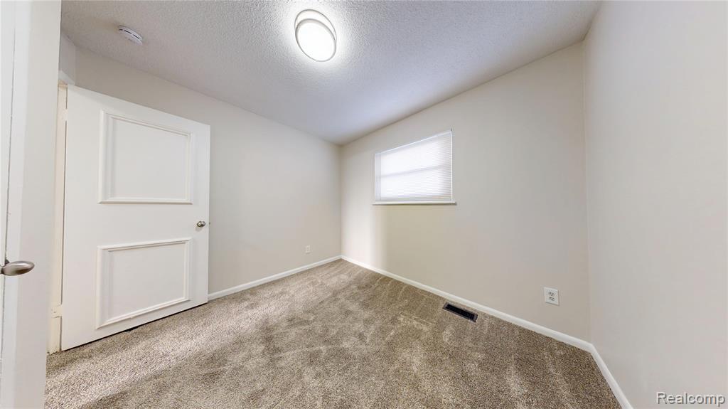 733 Livingston Avenue, Pontiac, MI 48340 — Photo 10