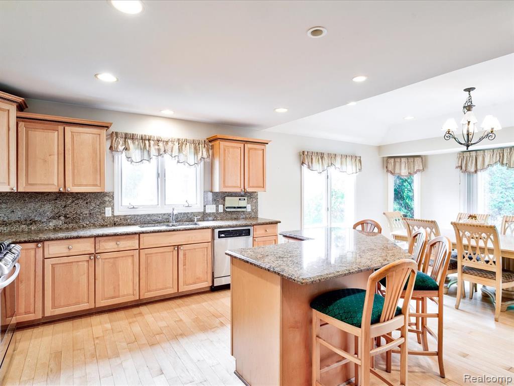 56909 Pinecone Boulevard, Shelby Twp, MI 48316 — Photo 12