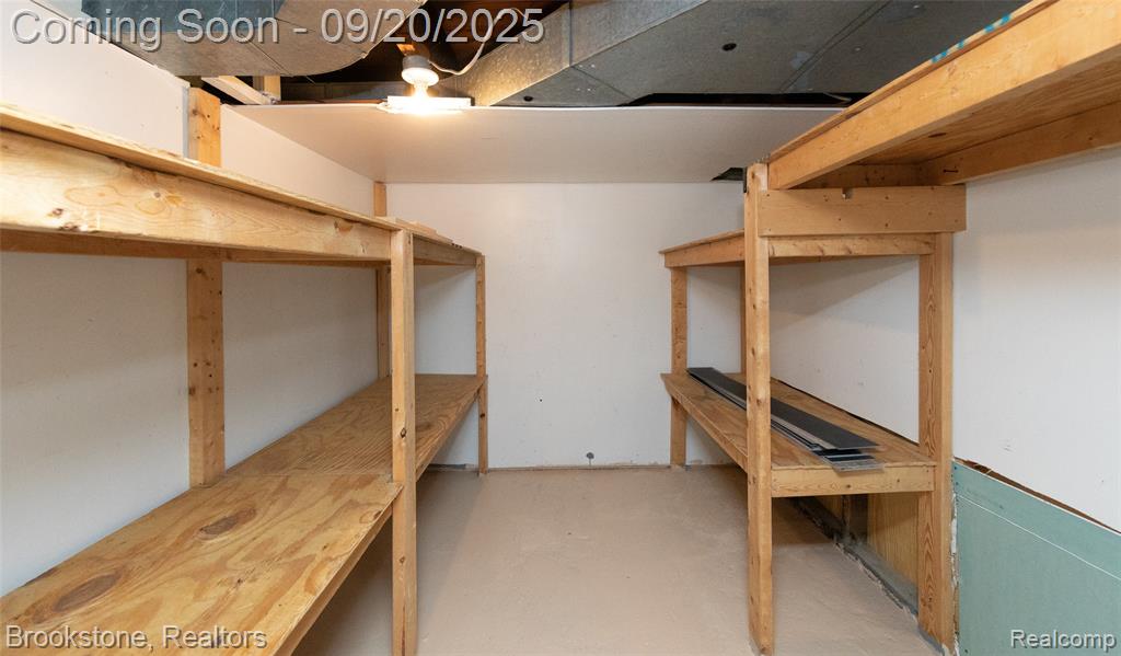 810 Beardon, Lake Orion, MI 48362 — Photo 31