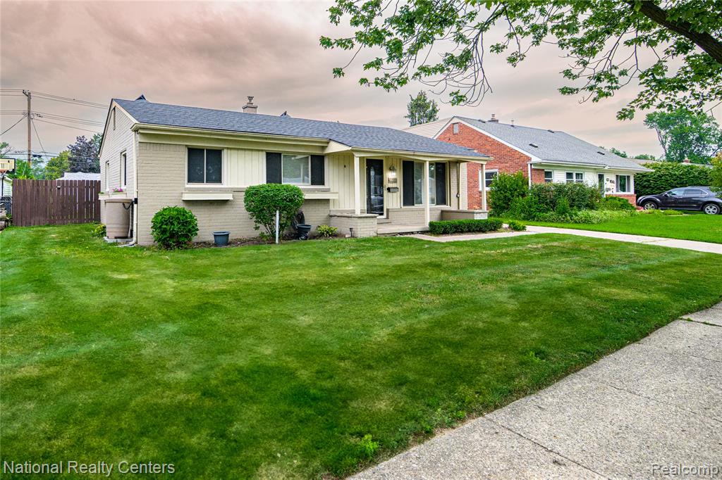 47337 Winthrop Street, Shelby Twp, MI 48317 — Photo 2
