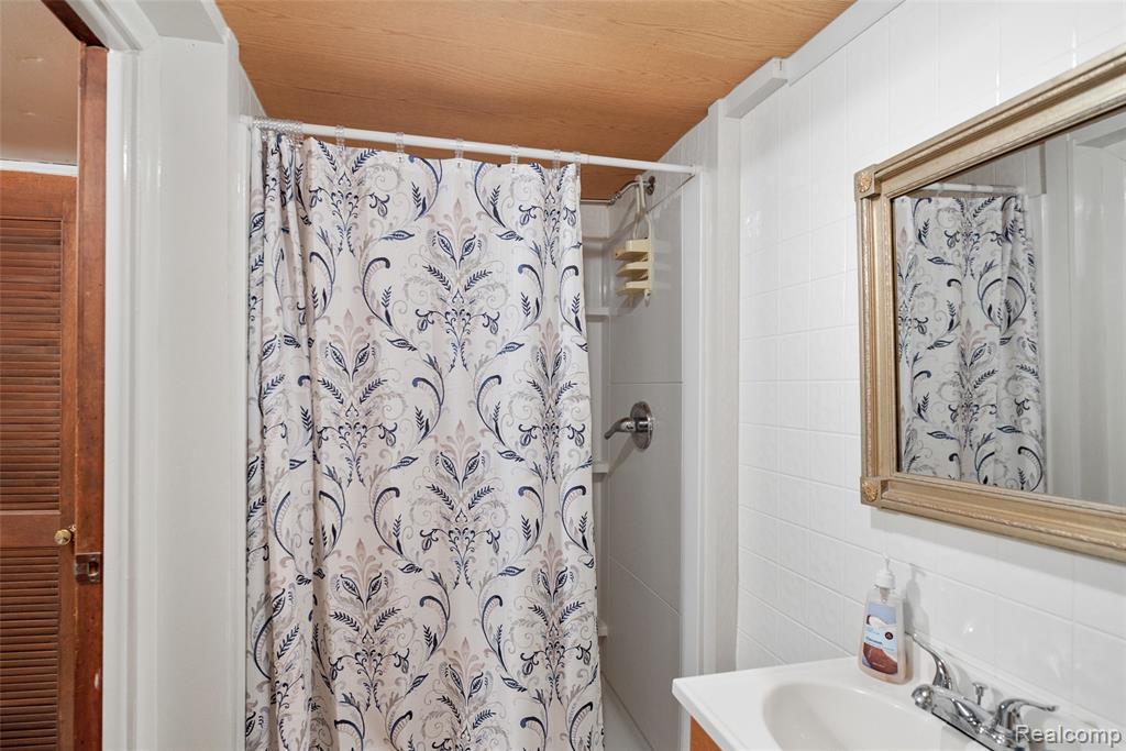 6651 Cardwell Street, Garden City, MI — Photo 18
