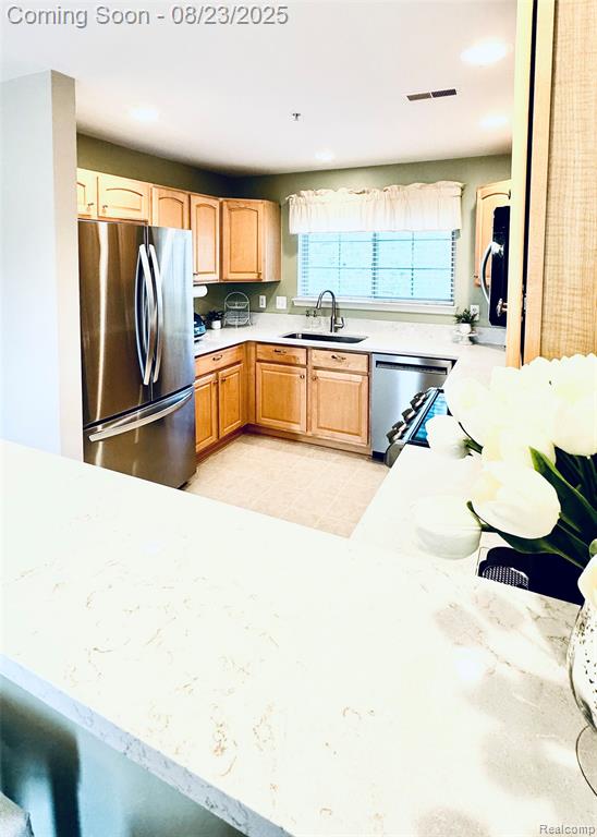 16976 Farmington Rd Road, 19, Livonia, MI 48154 — Photo 10