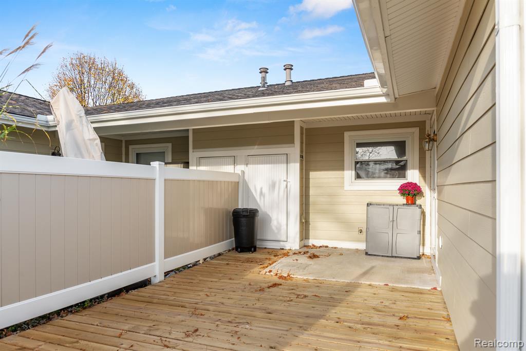39727 VILLAGE WOOD Lane, Novi, MI — Photo 21