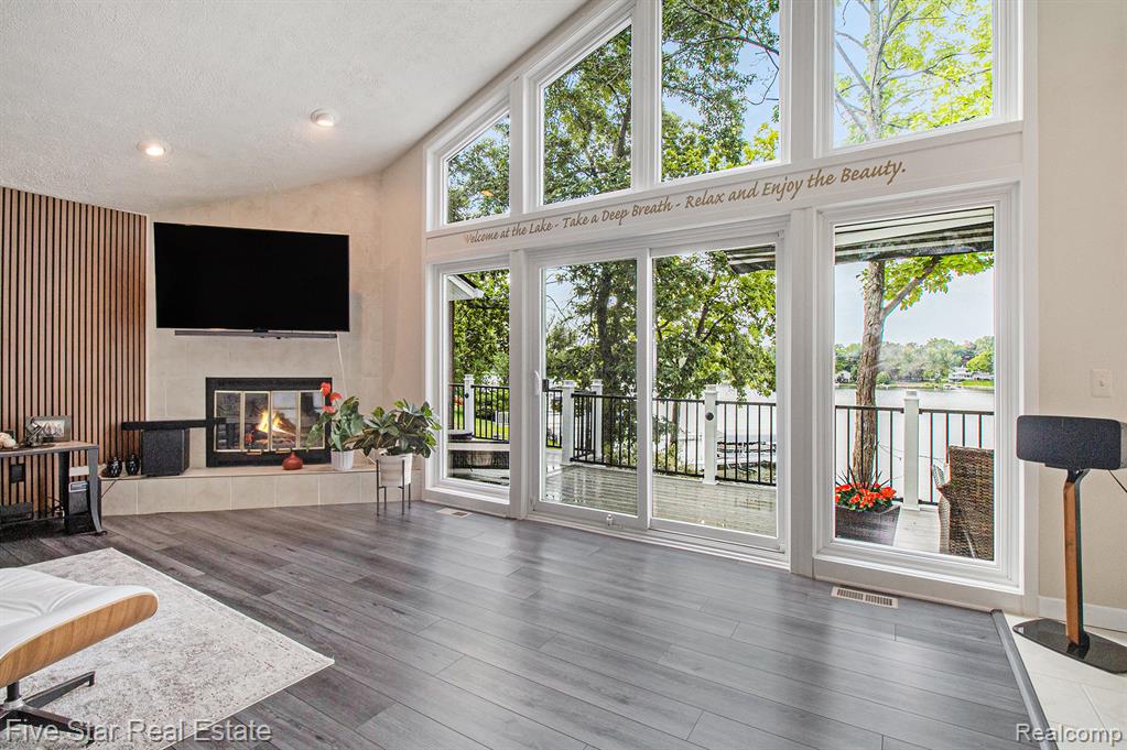 7025 Dandison Boulevard, West Bloomfield, MI 48324 — Photo 14