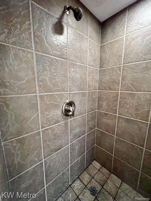 823 E 5TH Street, Royal Oak, MI 48067 — Photo 19