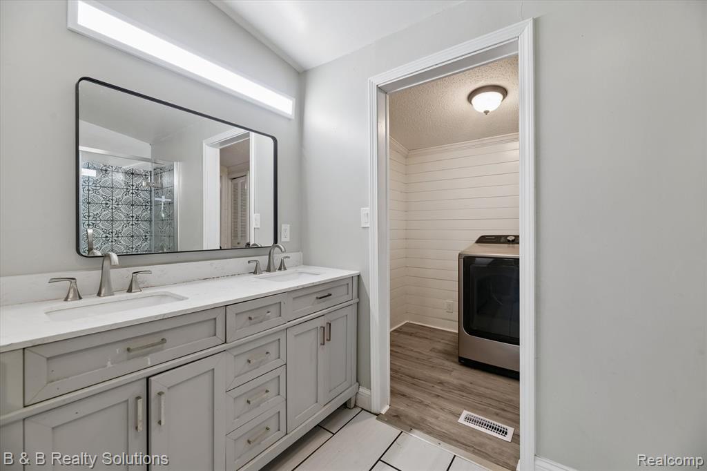 6692 JONES Road, North Branch, MI 48461 — Photo 25