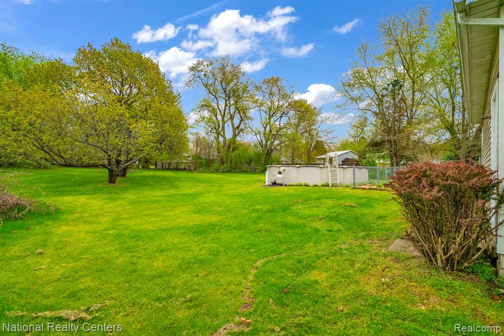 2230 Stonesthrow Drive, Lapeer, MI 48446 — Photo 18
