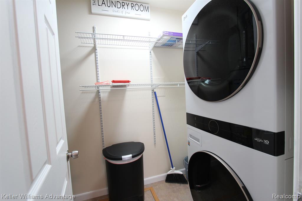 39837 Village Wood Lane, Novi, MI — Photo 9