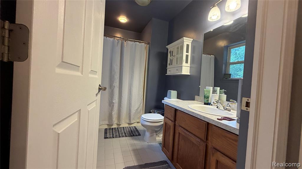 490 Cove View Drive, Waterford, MI 48327 — Photo 41