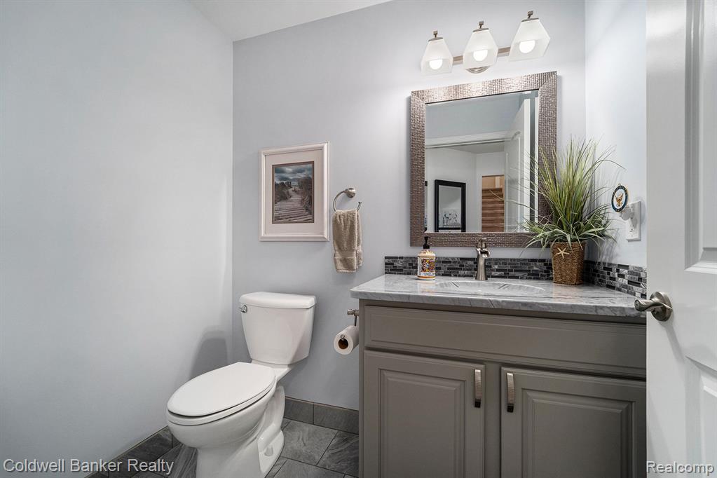 1360 Gloucester Court, Commerce Twp, MI 48390 — Photo 11