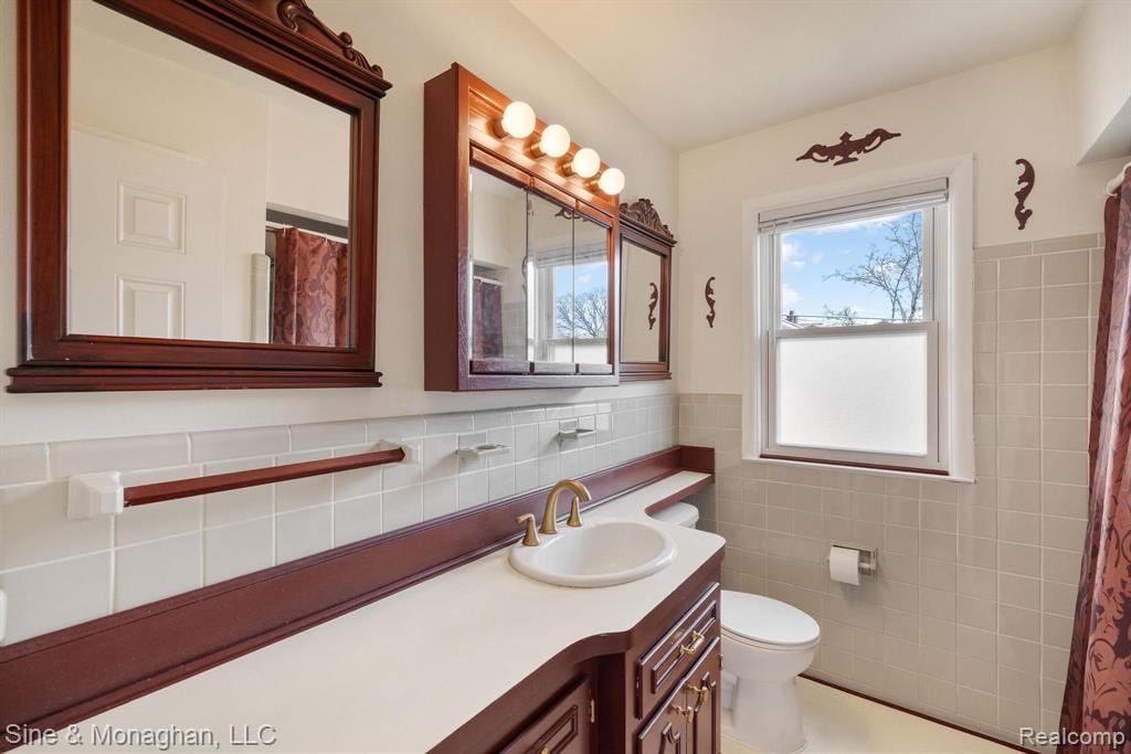 612 Cadieux Road, Grosse Pointe, MI 48230 — Photo 13
