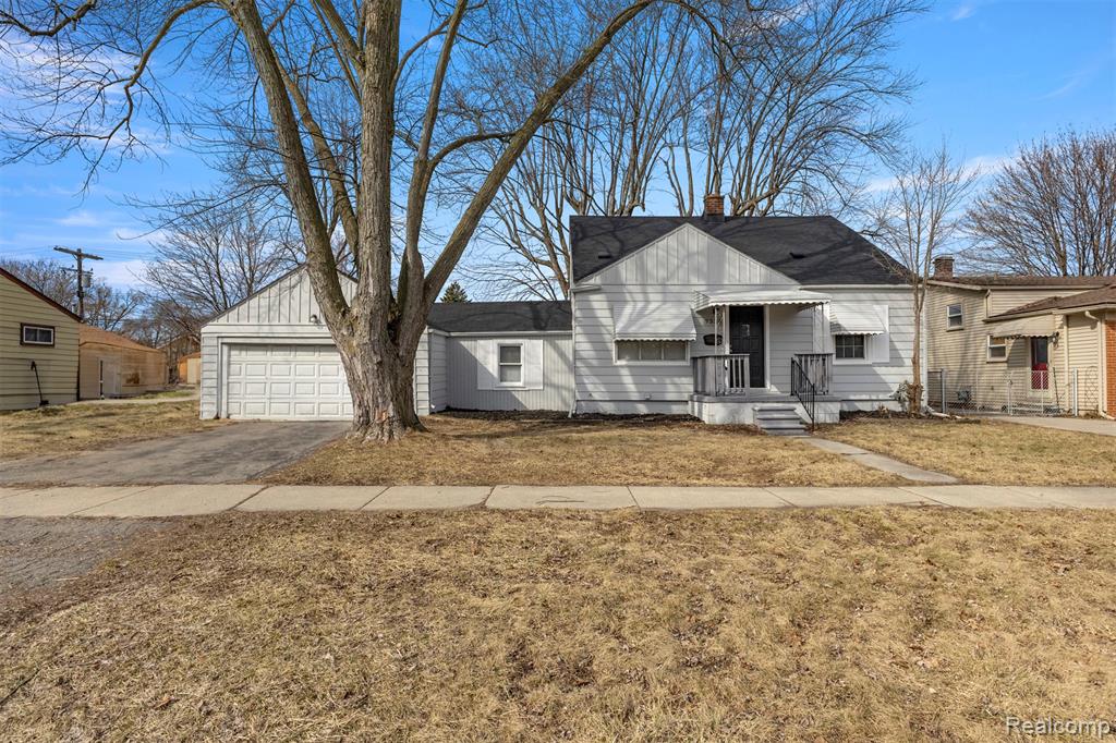 7534 Pelham Road, Taylor, MI — front exterior