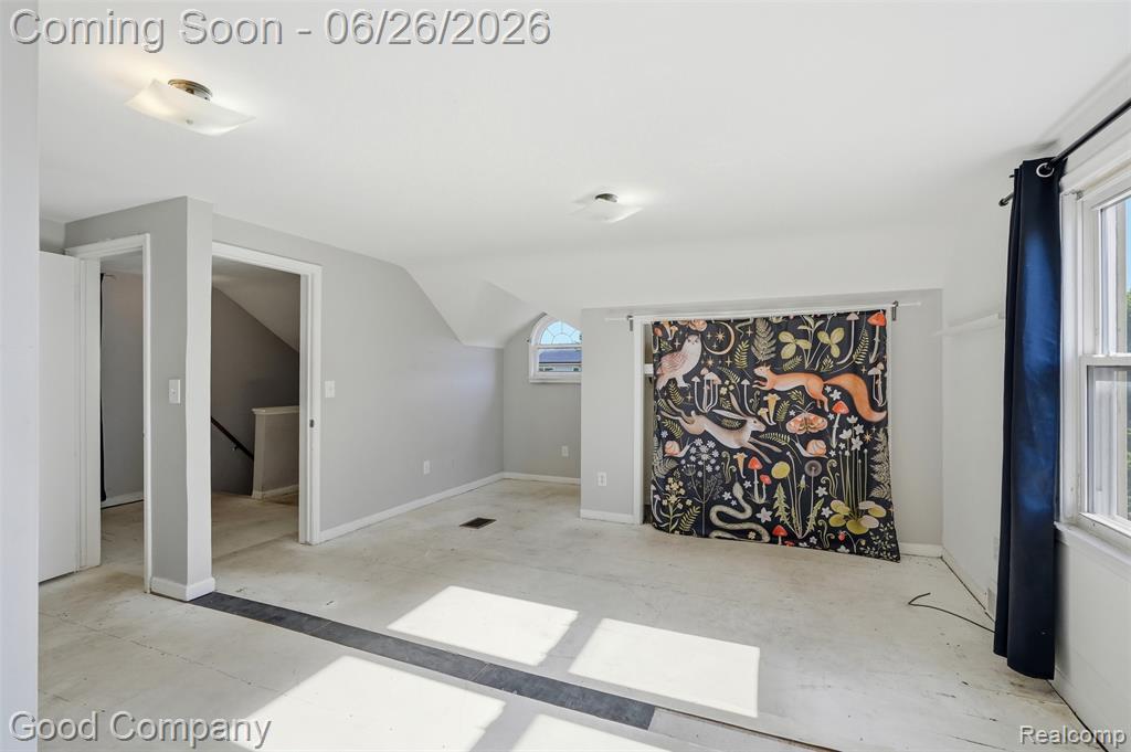 520 E Muir Avenue, Hazel Park, MI 48030 — Photo 23