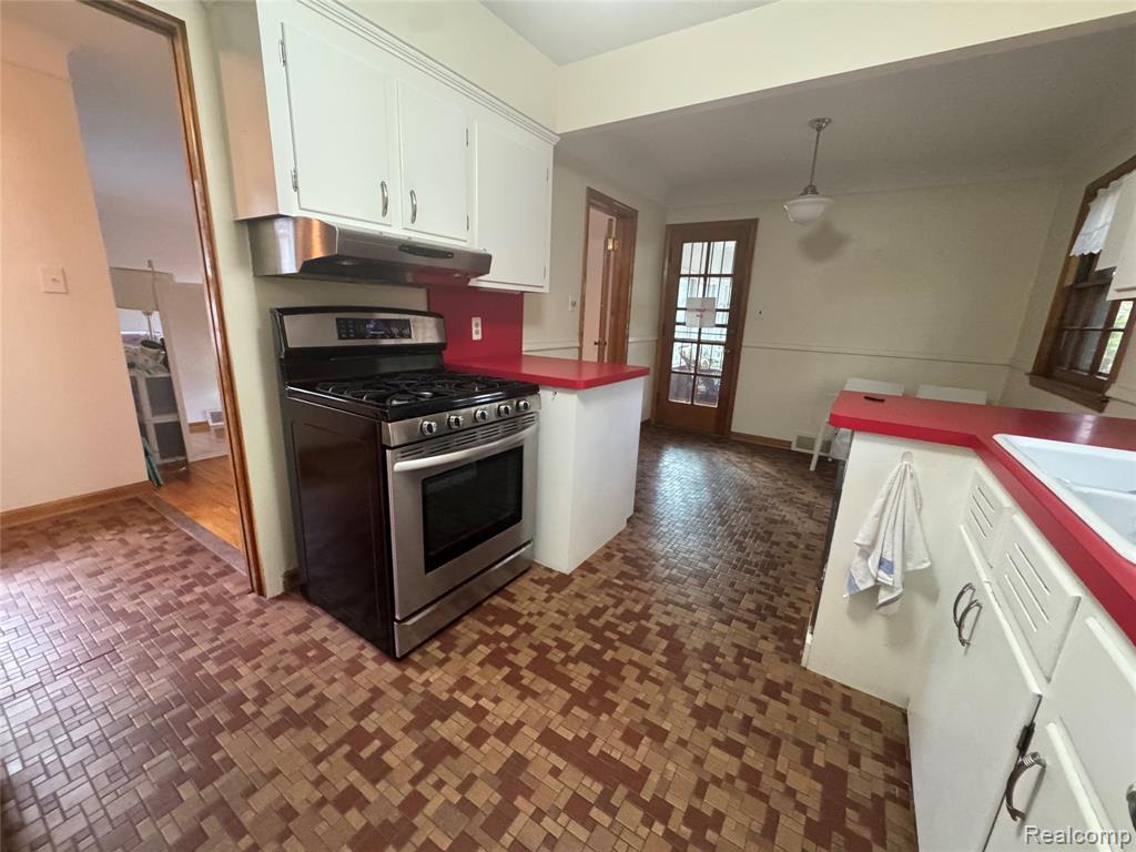 6 Danvers Lane, Dearborn, MI 48120 — Photo 20