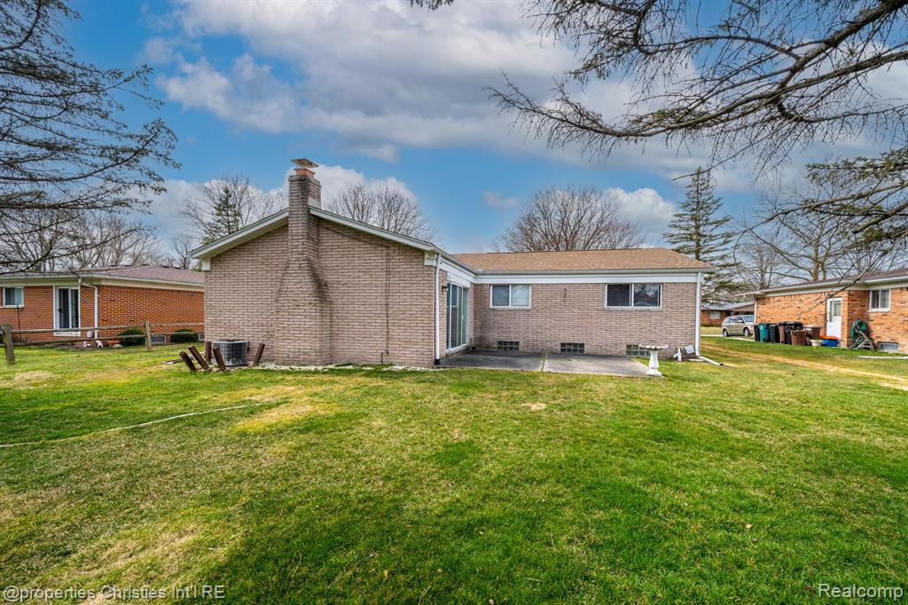 4684 CHAPEL Drive, Troy, MI 48085 — Photo 30