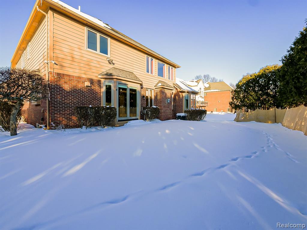 7364 Essex Drive, West Bloomfield, MI — Photo 67
