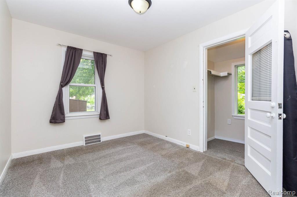 33627 Bock Street, Garden City, MI — Photo 21