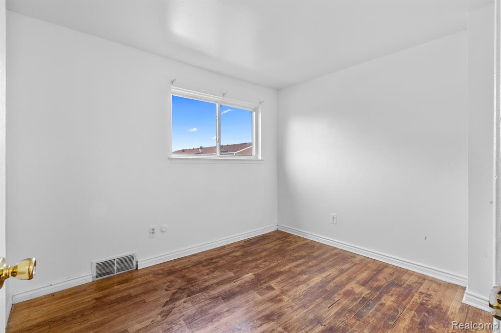 534 SAINT MARON, Detroit, MI 48207 — Photo 10