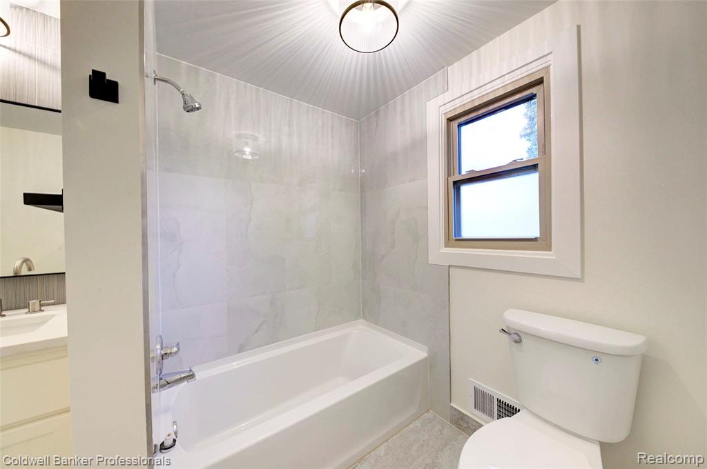 5076 Tyler Drive, Troy, MI 48085 — Photo 52
