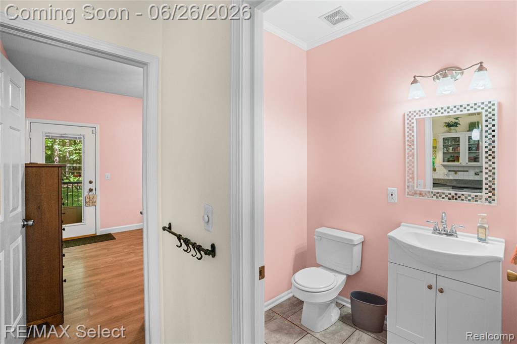 4449 Pondview Drive, Swartz Creek, MI 48473 — Photo 19