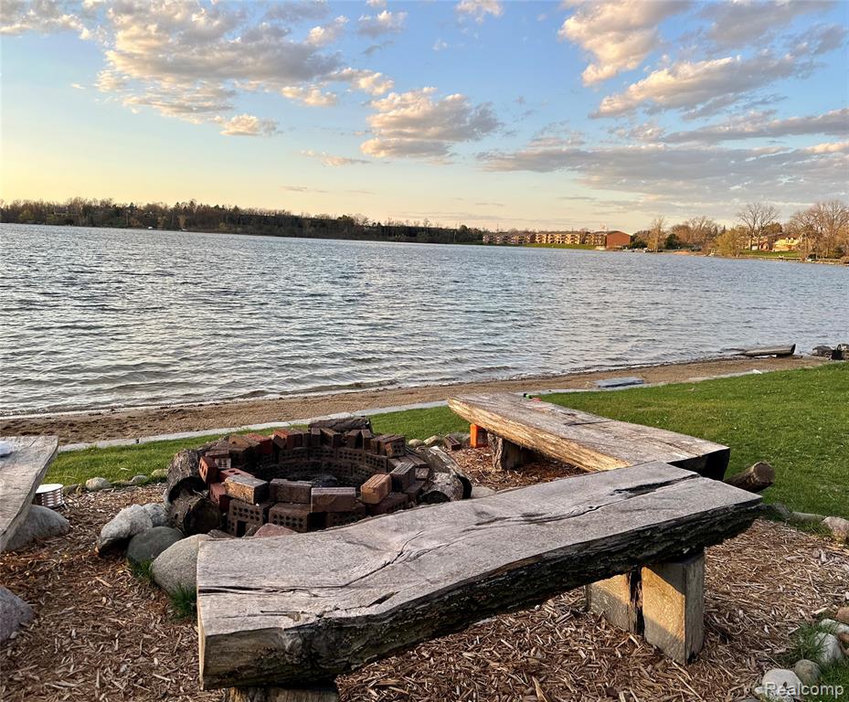 1700 Hamilton Drive, Bloomfield, MI 48302 — Photo 7