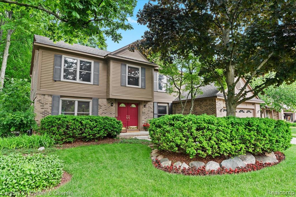47126 Cider Mill Drive Drive, Novi, MI — Photo 2