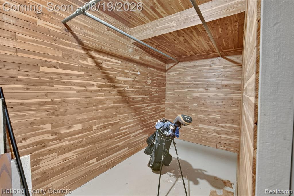 360 Woodland Drive, South Lyon, MI 48178 — Photo 23