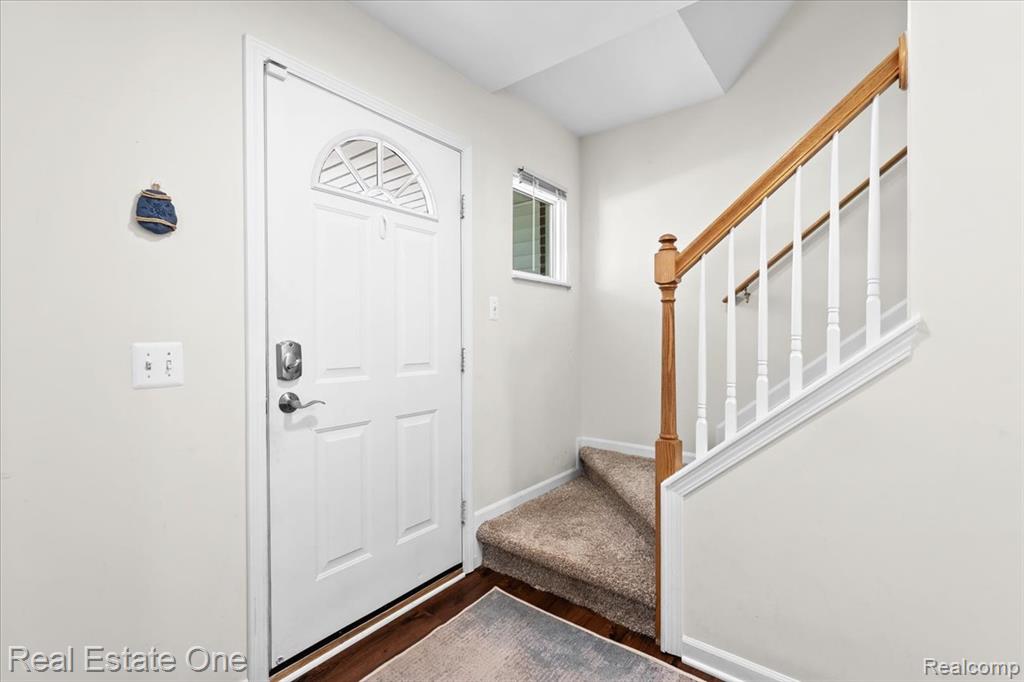10090 Heatherway Drive, Pinckney, MI 48169 — Photo 5