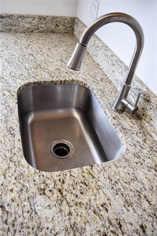 9960 ALLEN POINTE Drive, Allen Park, MI 48101 — Photo 17