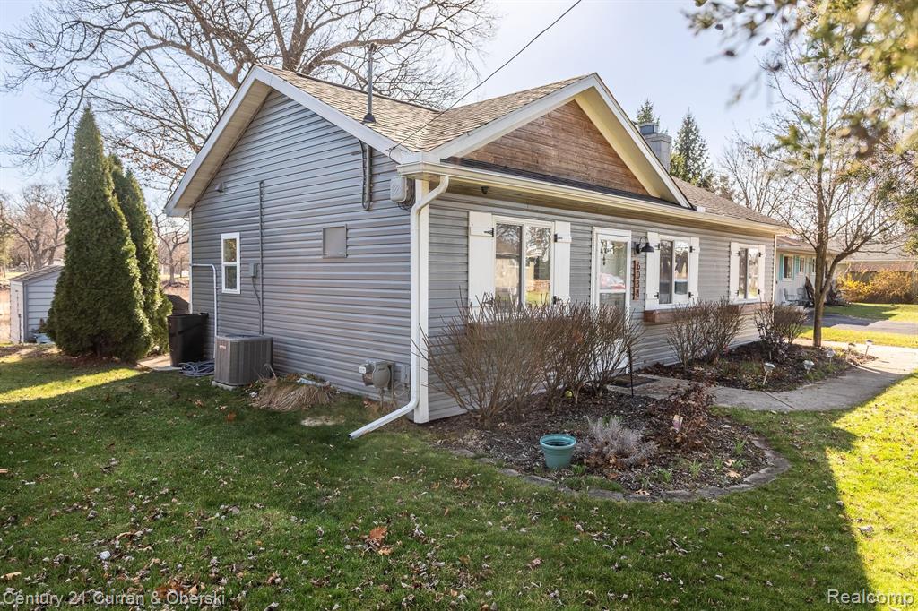 6084 BROCKWAY Street, Commerce Twp, MI 48382 — Photo 2