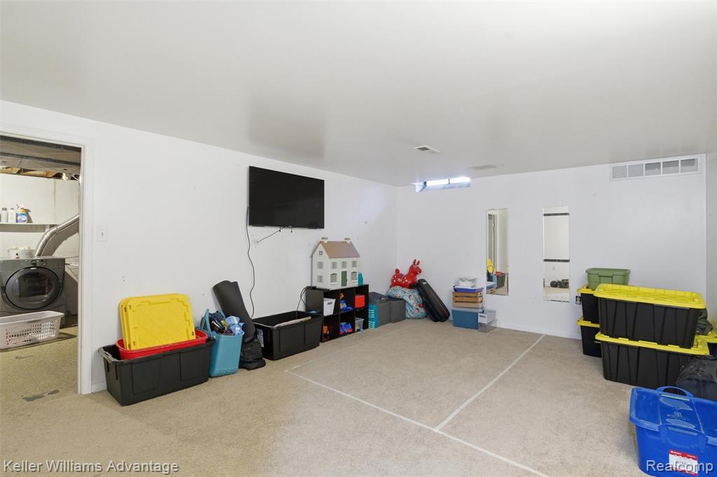 8610 Buffalo Drive, Commerce Twp, MI 48382 — Photo 37