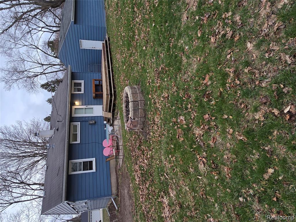 6465 Monrovia Drive, Waterford, MI 48329 — Photo 2