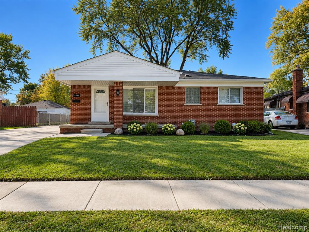 24444 Prairie Lane, Warren, MI 48089