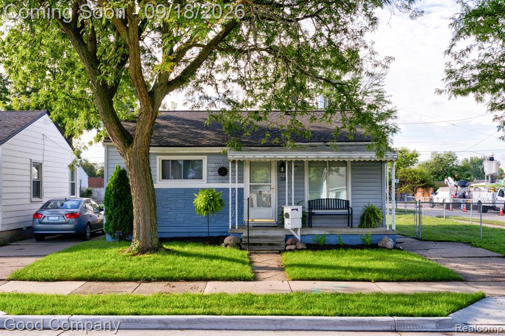 38 E Rowland Avenue, Madison Heights, MI 48071