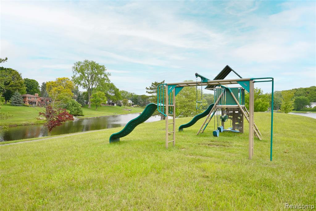 6835 Limerick Lane, Troy, MI 48098 — Photo 39