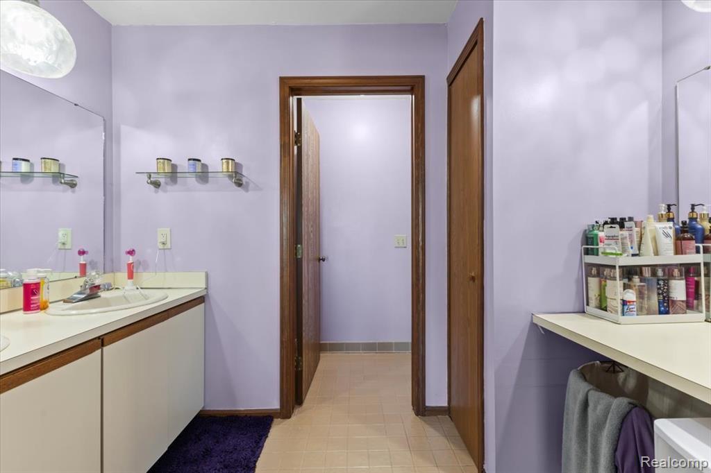 203 Lac Sainte Claire Drive, Saint Clair Shores, MI, 48082