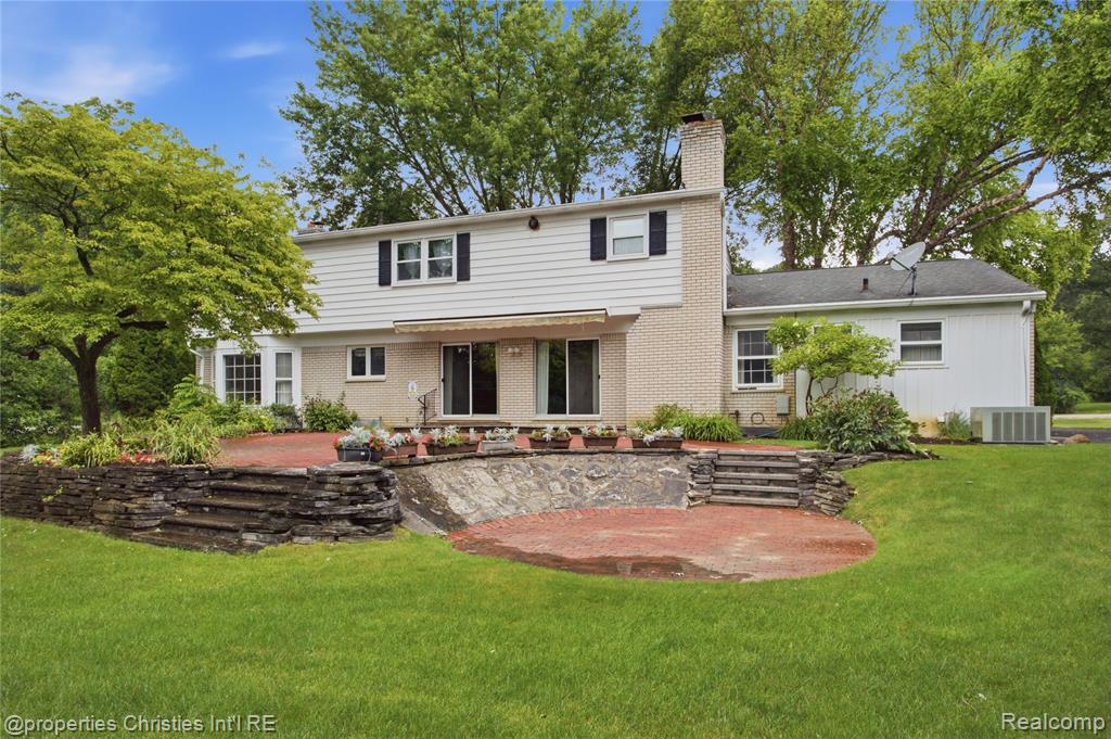 7110 Paterese Drive, Bloomfield Hills, MI 48301 — Photo 40