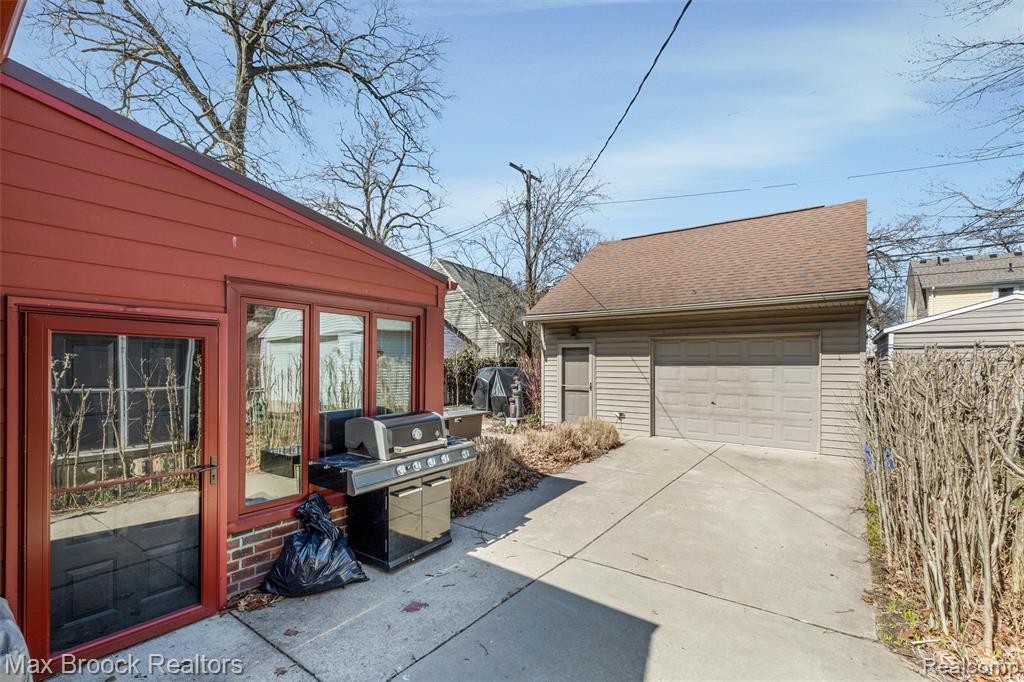 49 AMHERST Road, Pleasant Ridge, MI — Photo 35