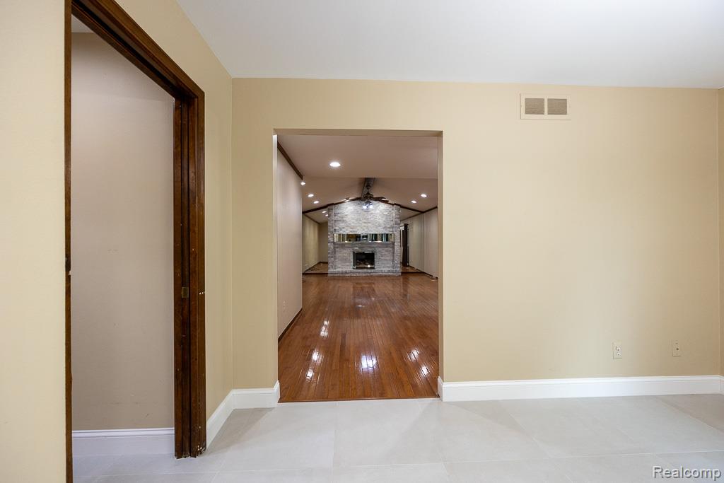 6275 Fairbrook Court, West Bloomfield, MI — Photo 25