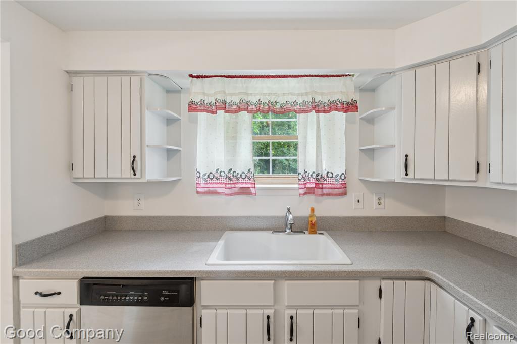 2289 Paulette Drive, Wolverine Lake, MI 48390 — Photo 13