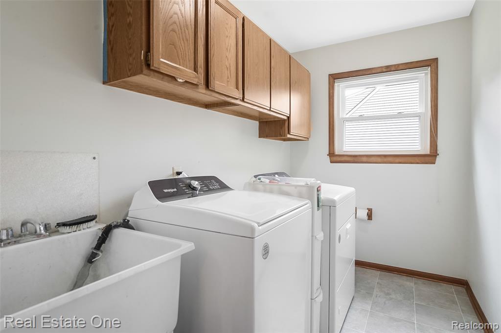 59652 Sunridge Drive, New Hudson, MI 48165 — Photo 23