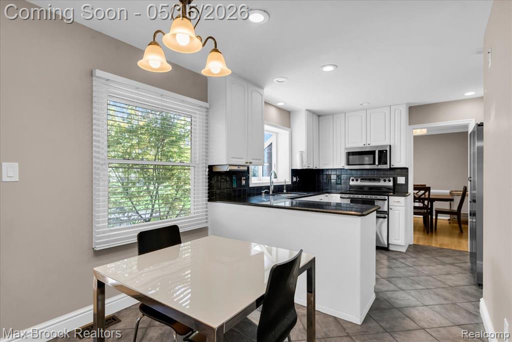 5939 Dunmore Drive, West Bloomfield, MI — Photo 11