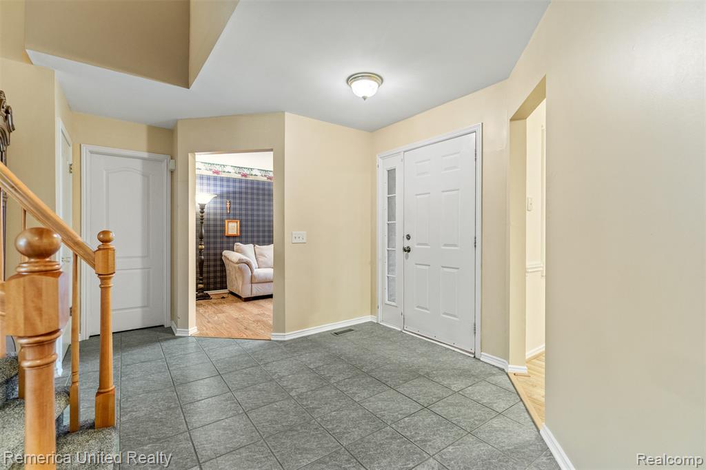 746 Red Maple Lane, Wixom, MI 48393 — Photo 3