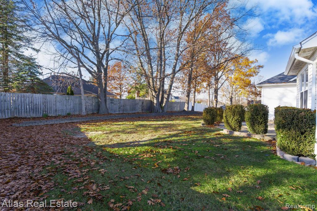 4400 Pebble Creek Boulevard, Burton, MI 48439 — Photo 5