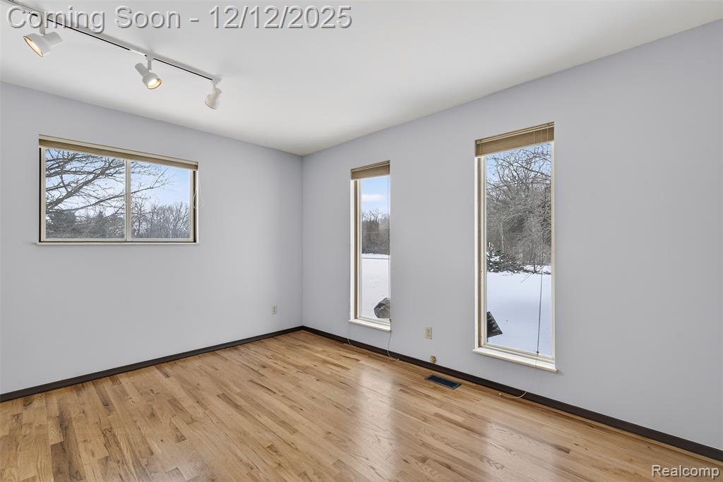 6347 Johnson Road, Flushing, MI 48433 — Photo 15