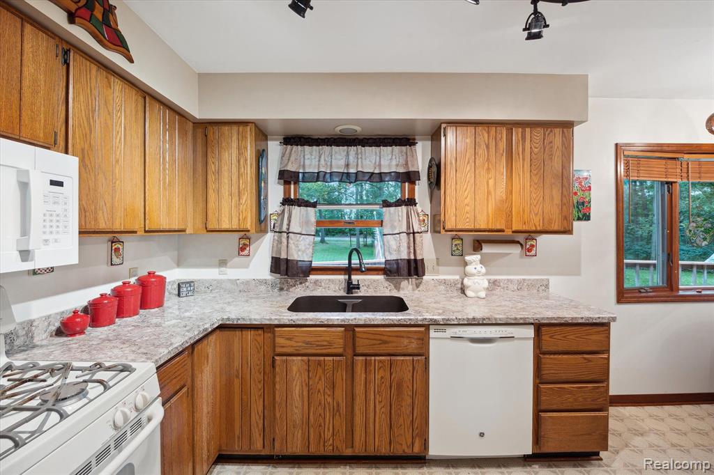 5420 BRADLEY Road, Gregory, MI 48137 — Photo 8